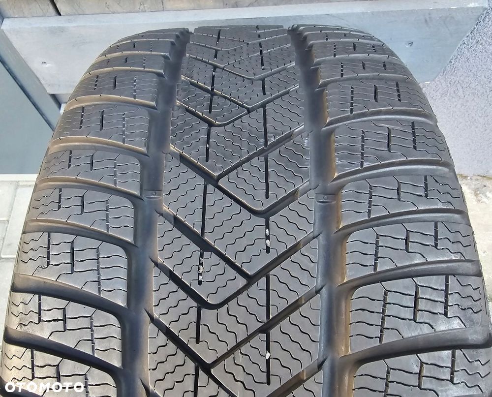 Pirelli Winter SottoZero 3 255/40R18 99 V BMW - 3
