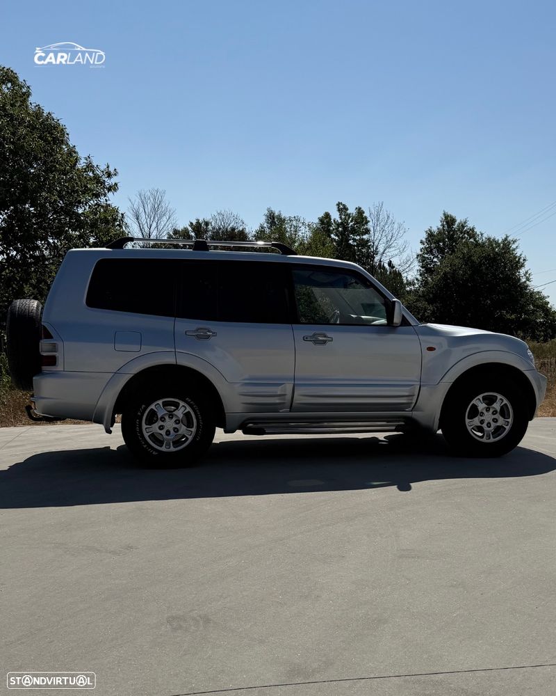 Mitsubishi Pajero - 16