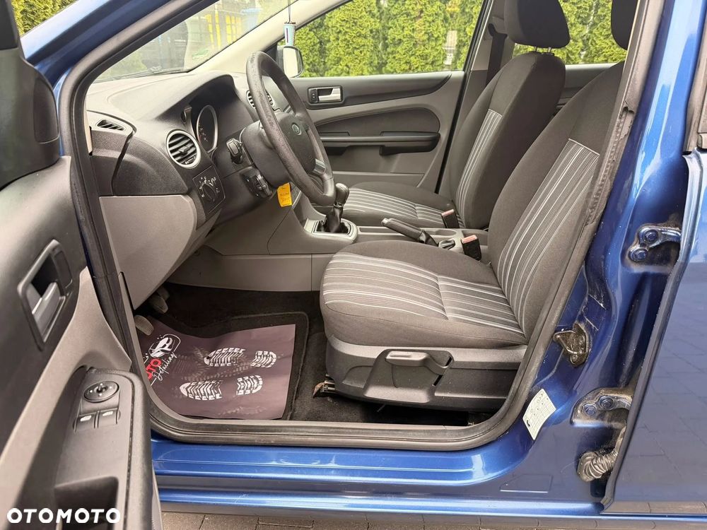 Ford Focus 1.6 16V Style+ - 19