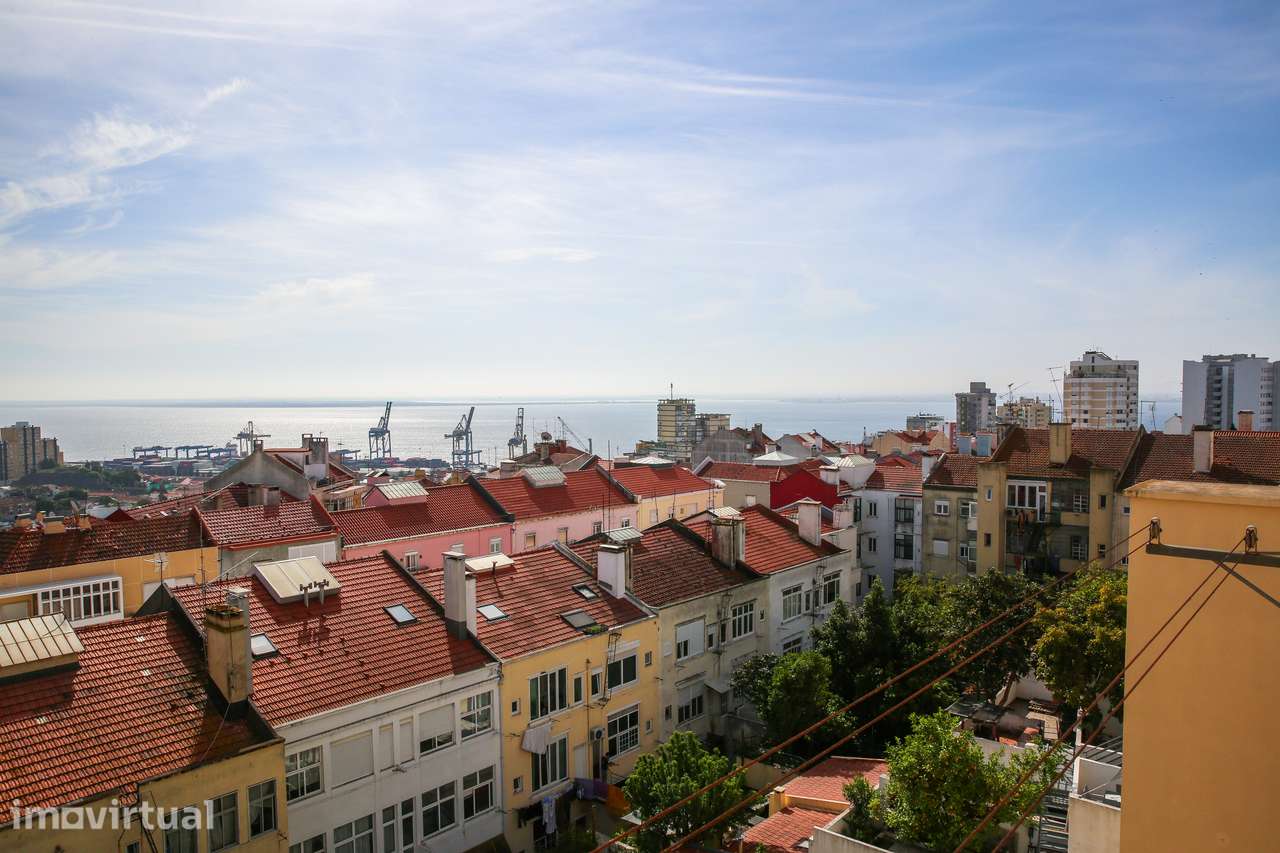Apart. T3 Duplex c/4 casas de banho, varanda e vista Rio Tejo. - Grande imagem: 2/56