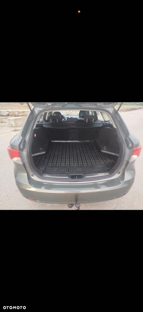 Toyota Avensis 2.0 D-4D Premium - 5