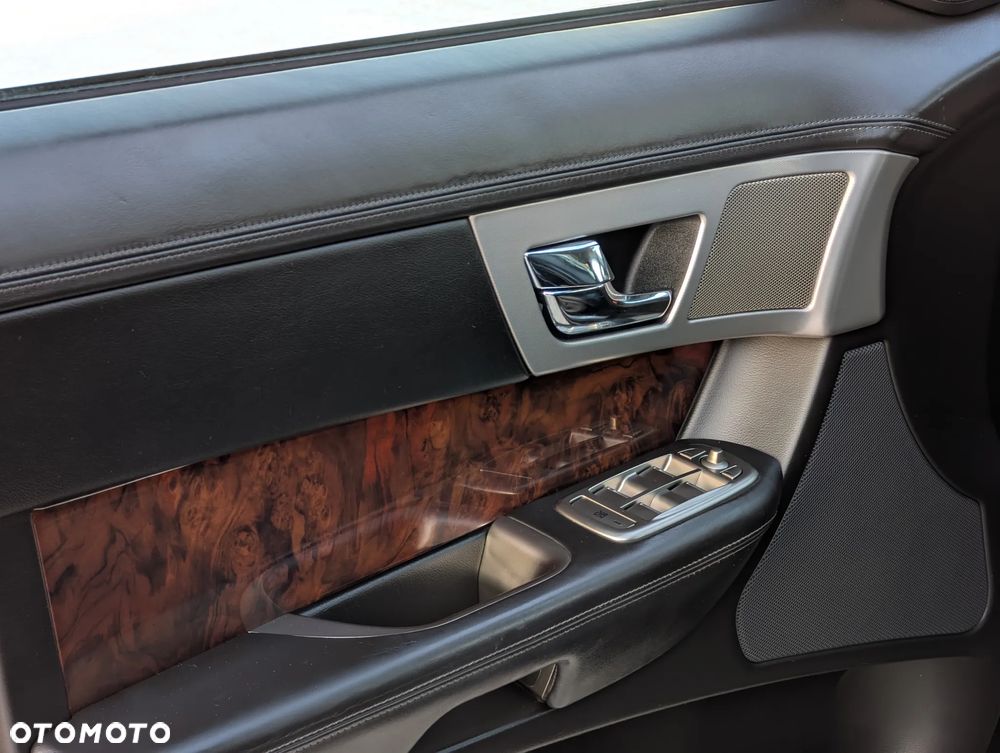 Jaguar XF 3.0 V6 S Luxury - 15