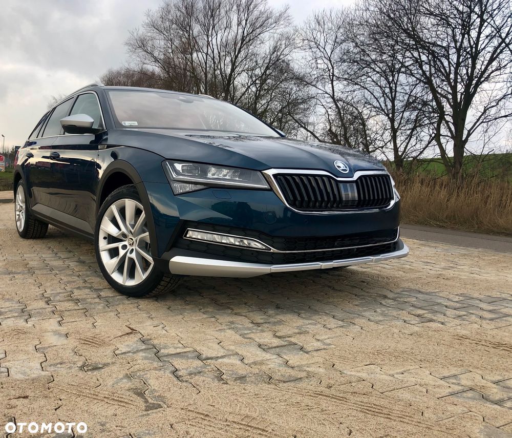Skoda Superb 2.0 TDI SCR 4x4 Scout DSG - 1