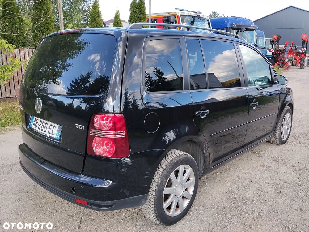 Volkswagen Touran 1.9 TDI DPF Blue Motion Trendline - 9