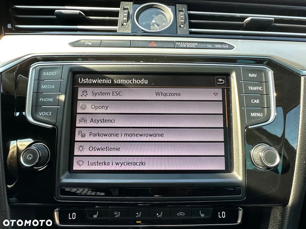 Volkswagen Passat Variant 2.0 TDI SCR DSG Highline - 32