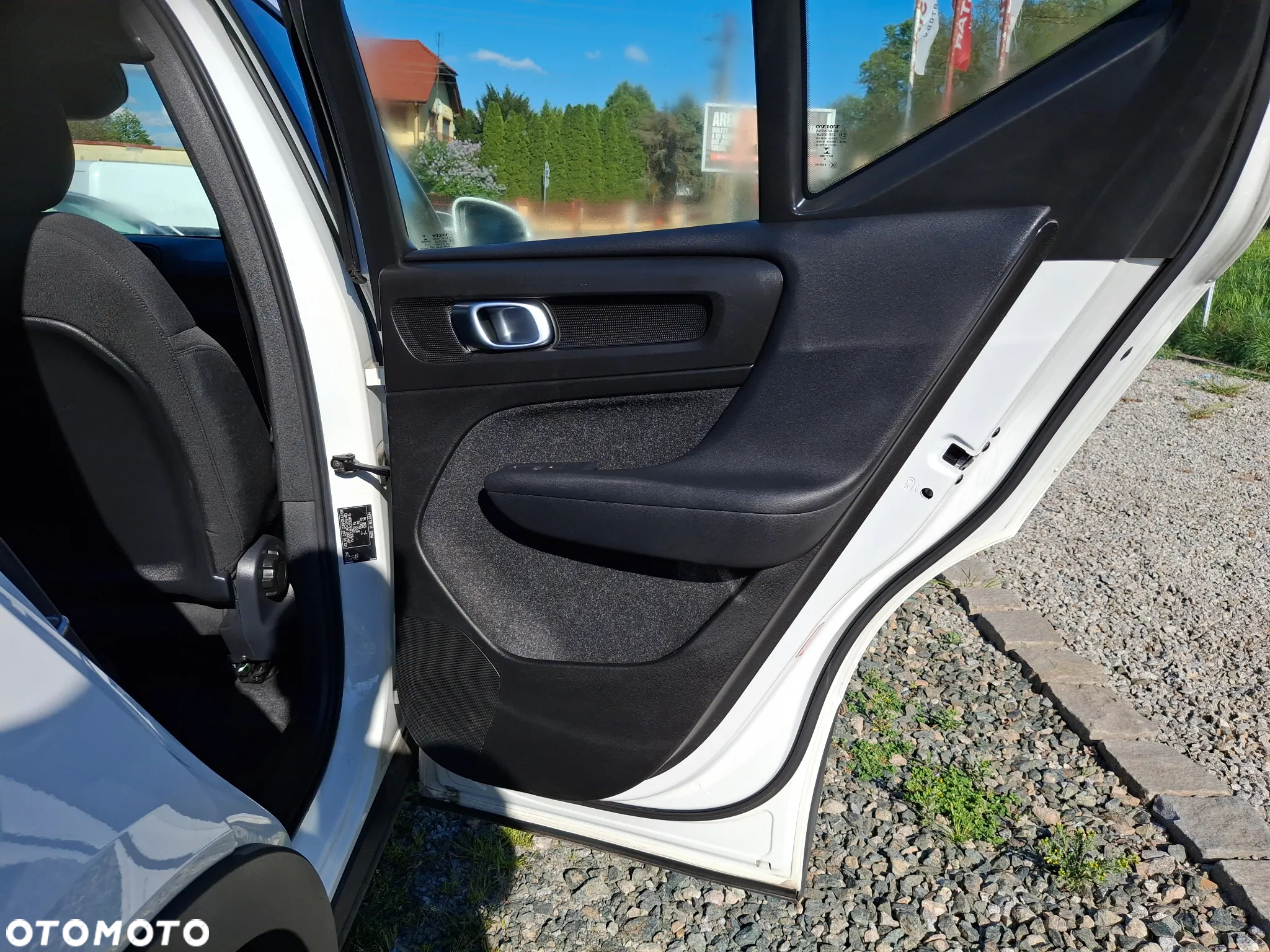 Volvo XC 40 D3 AWD Momentum Pro - 21