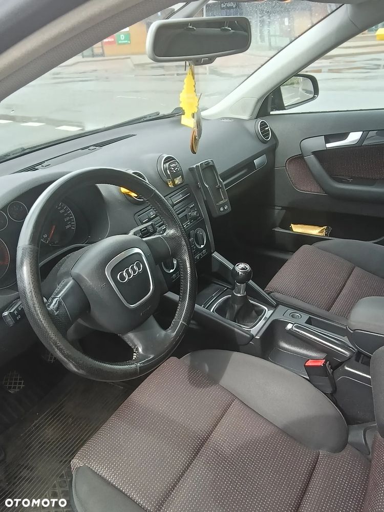 Audi A3 Sportback 2.0 TDI DPF Ambiente - 10