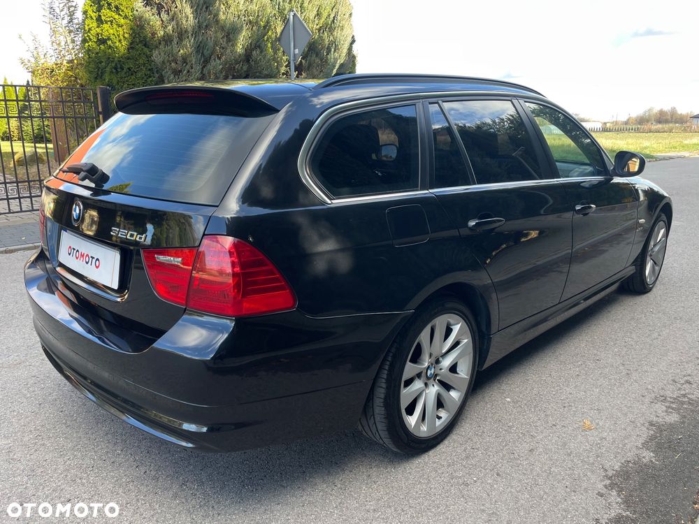 BMW Seria 3 320d - 25