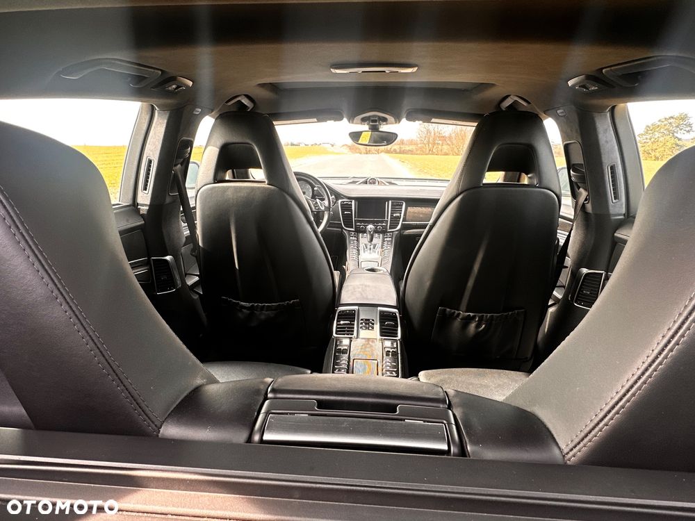 Porsche Panamera 4S - 11
