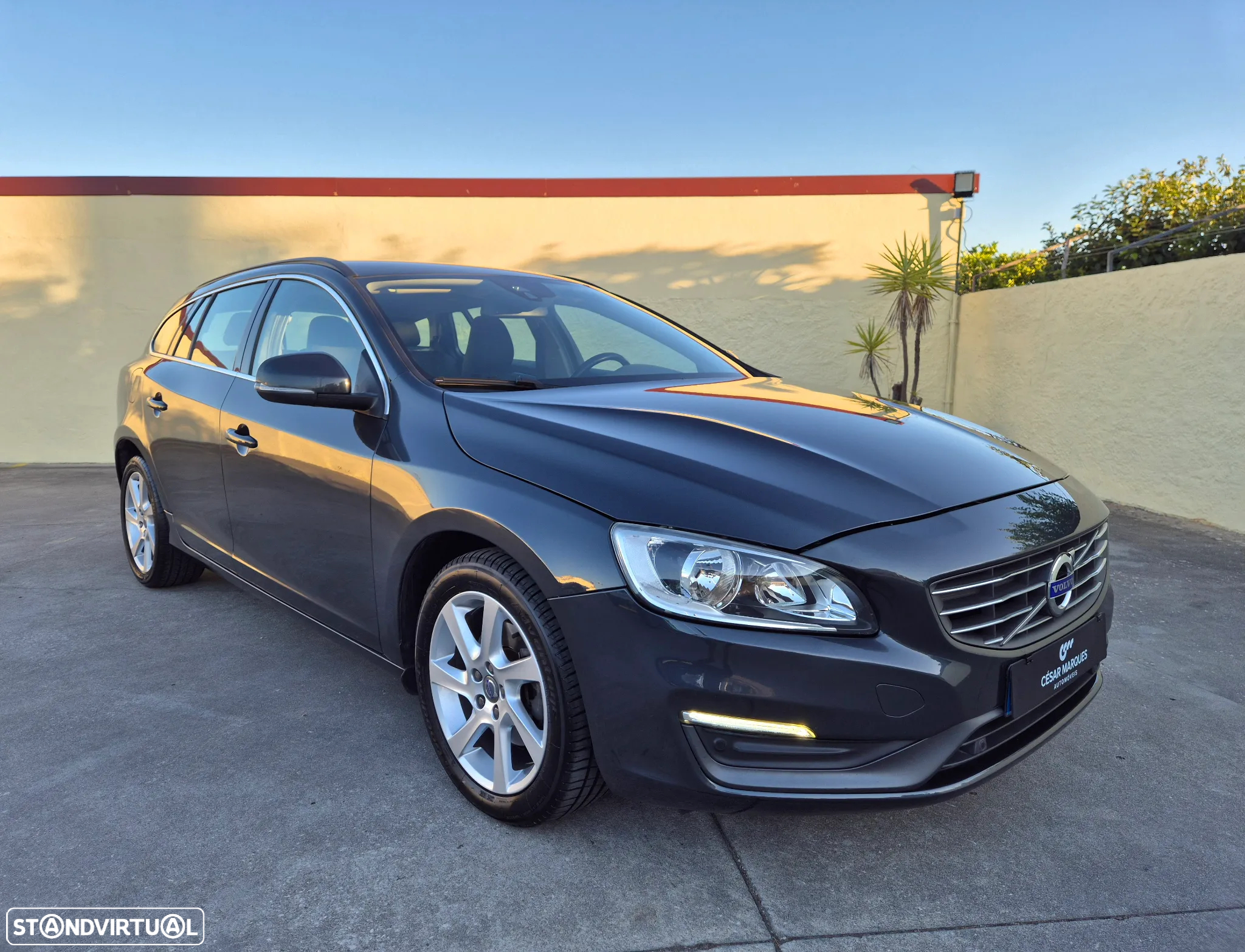 Volvo V60 1.6 D2 Momentum Eco Powershift - 9