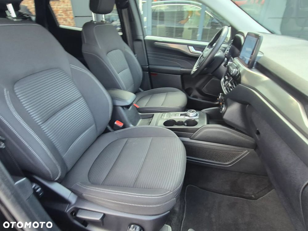 Ford Kuga - 33
