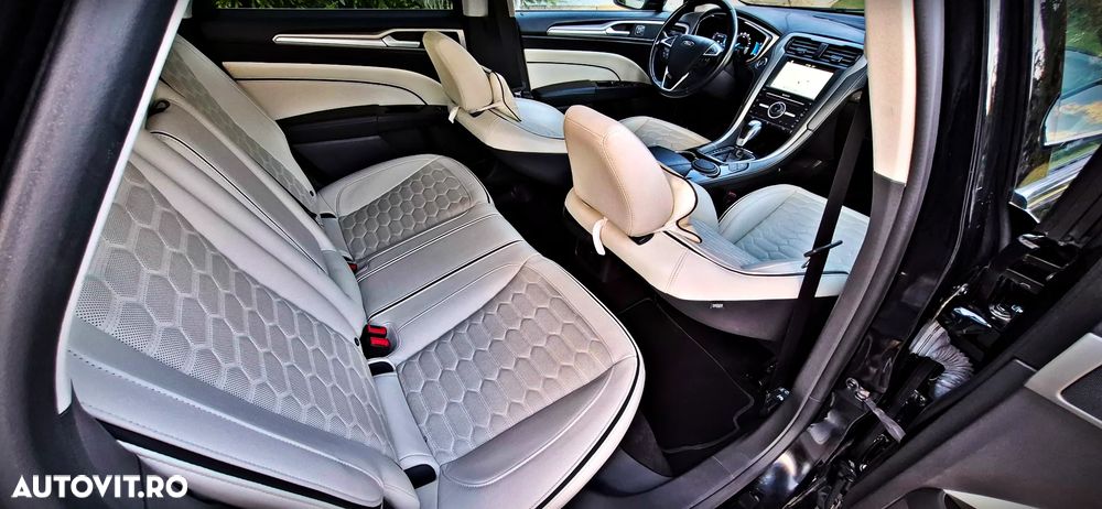 Ford Mondeo 2.0 HEV Vignale - 2