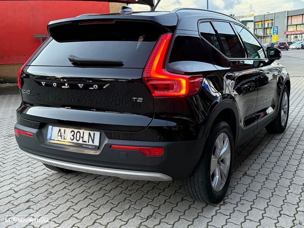 Volvo XC 40 1.5 T2 Momentum Plus - 4
