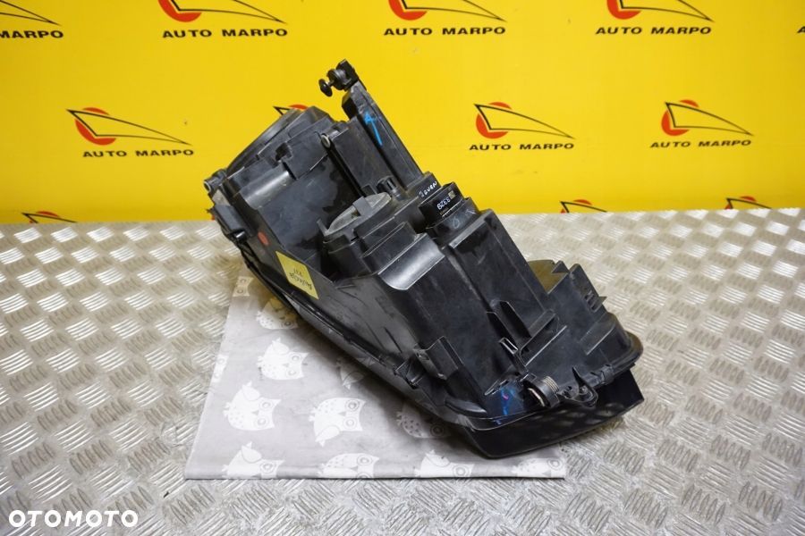 VW TIGUAN 2016 - REFLEKTOR LAMPA ZWYKŁA HALOGENOWA PRAWA USA - 10