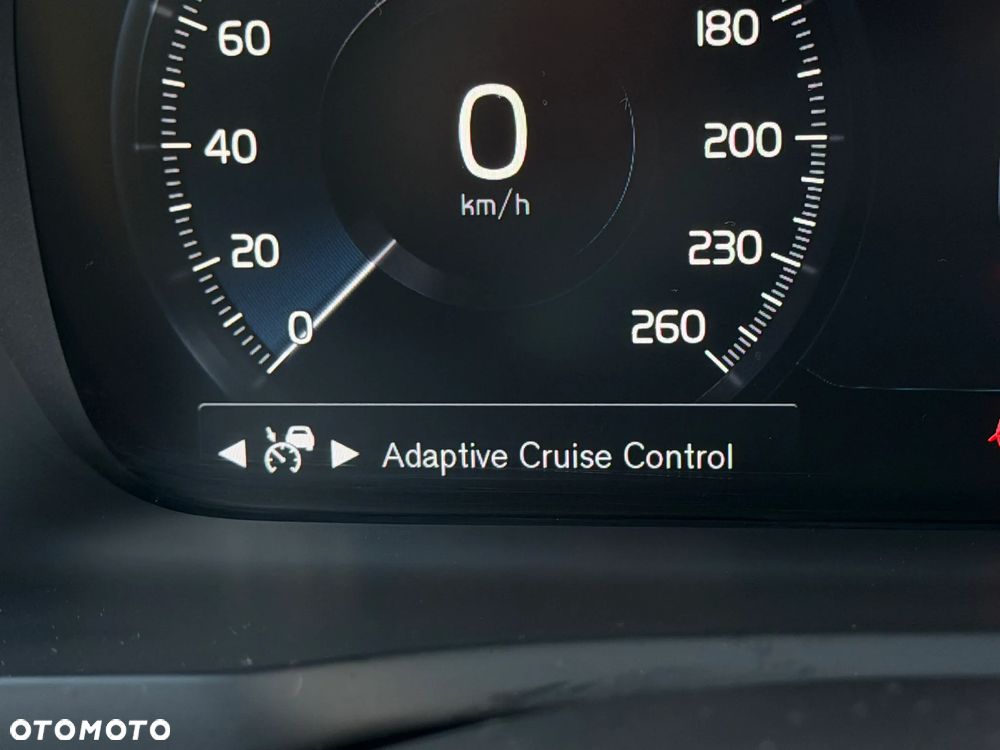 Volvo XC 90 B5 D AWD Momentum Pro 7os - 27