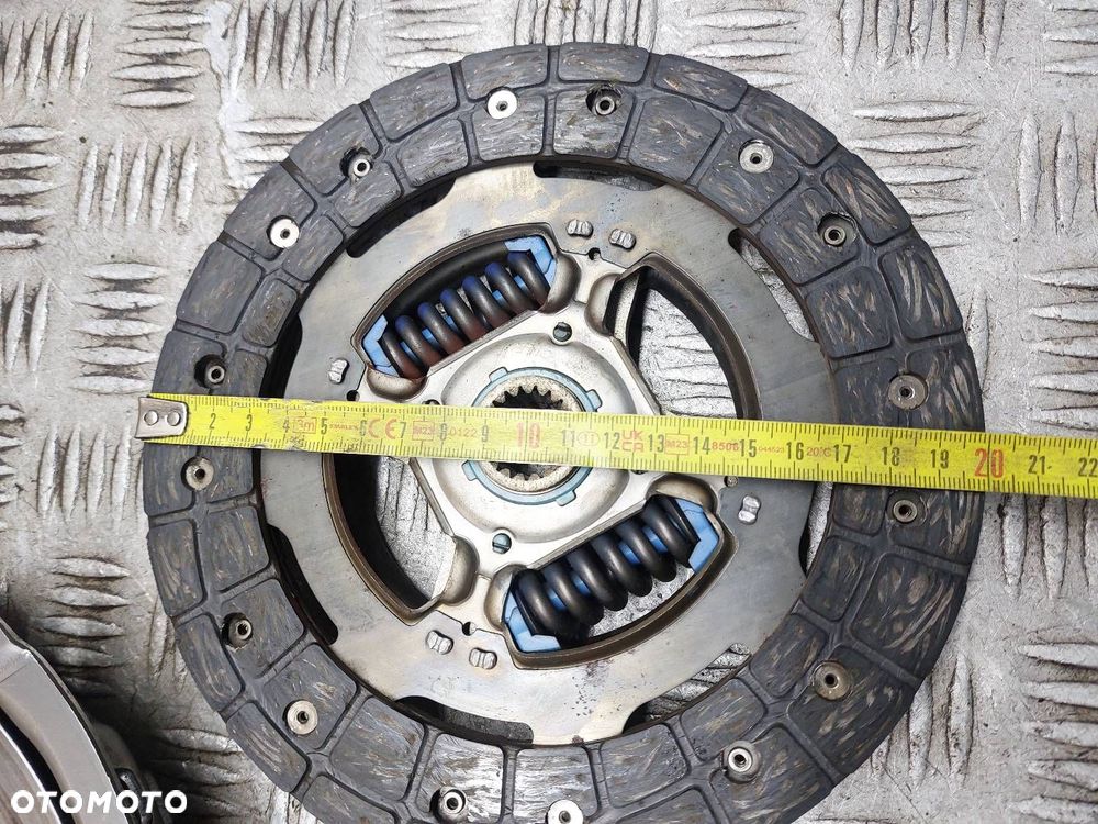 SPRZĘGŁO TARCZA + DOCISK + ŁOŻYSKO OPOROWE TOYOTA YARIS I 1.0 16V - 8