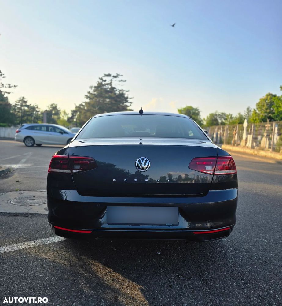 Volkswagen Passat 2.0 TDI DSG Comfortline - 10