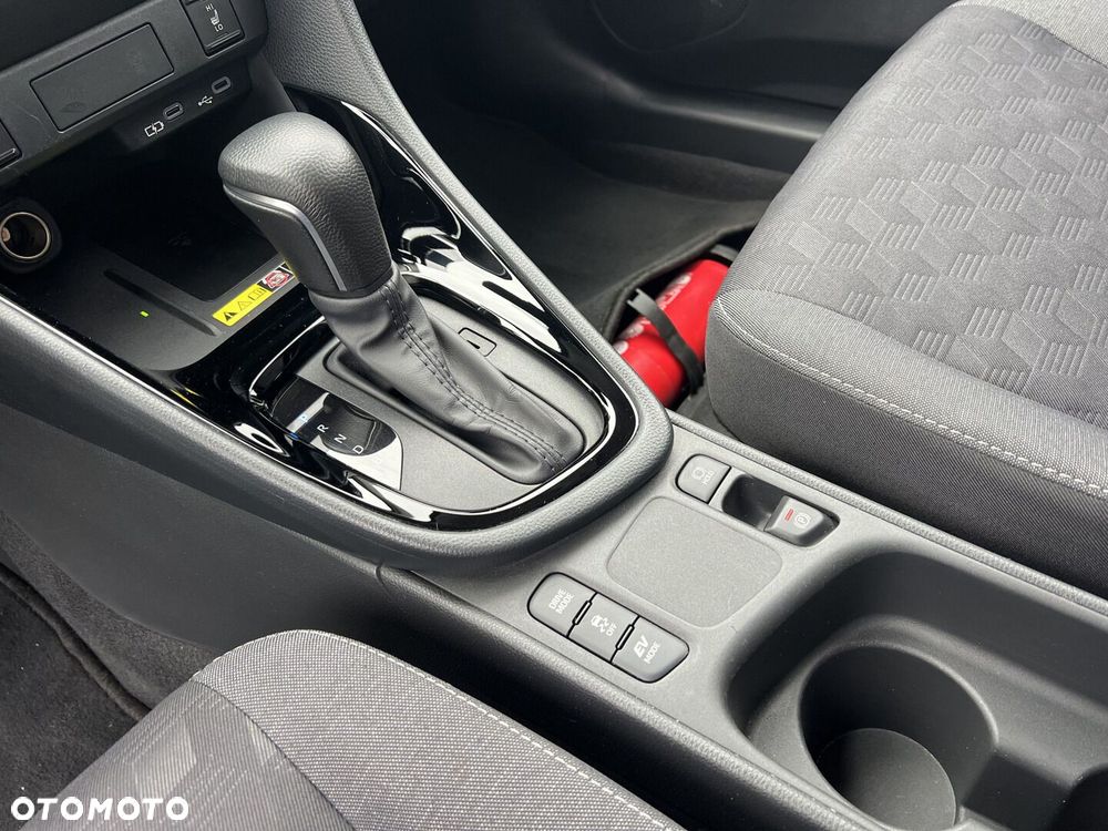 Toyota Yaris Hybrid 1.5 Style - 13