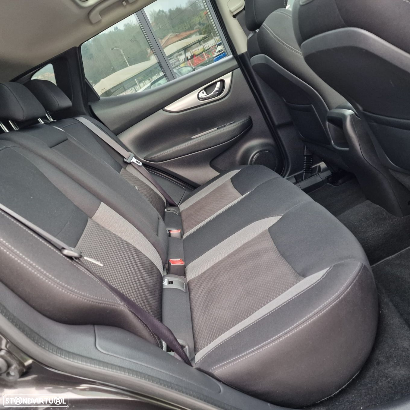 Nissan Qashqai 1.3 DIG-T N-Connecta J18 Led - 27