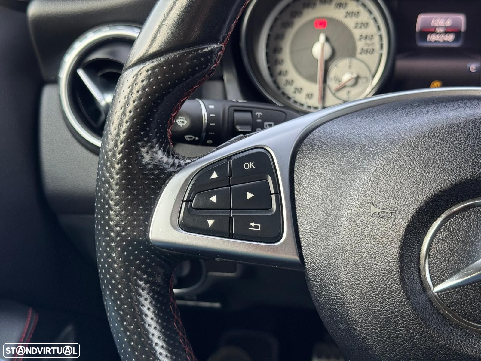 Mercedes-Benz GLA 180 CDi AMG Line - 44