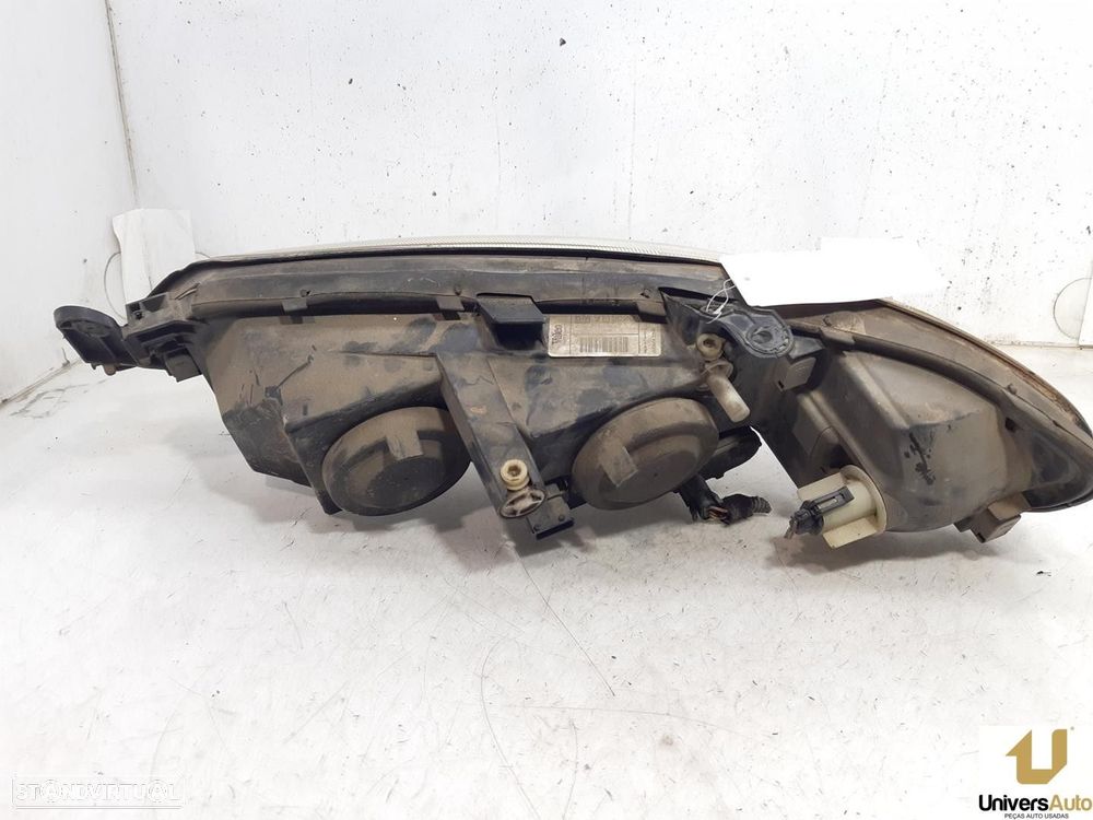 FAROL DIREITO OPEL VECTRA B 2001 -09119520 - 1