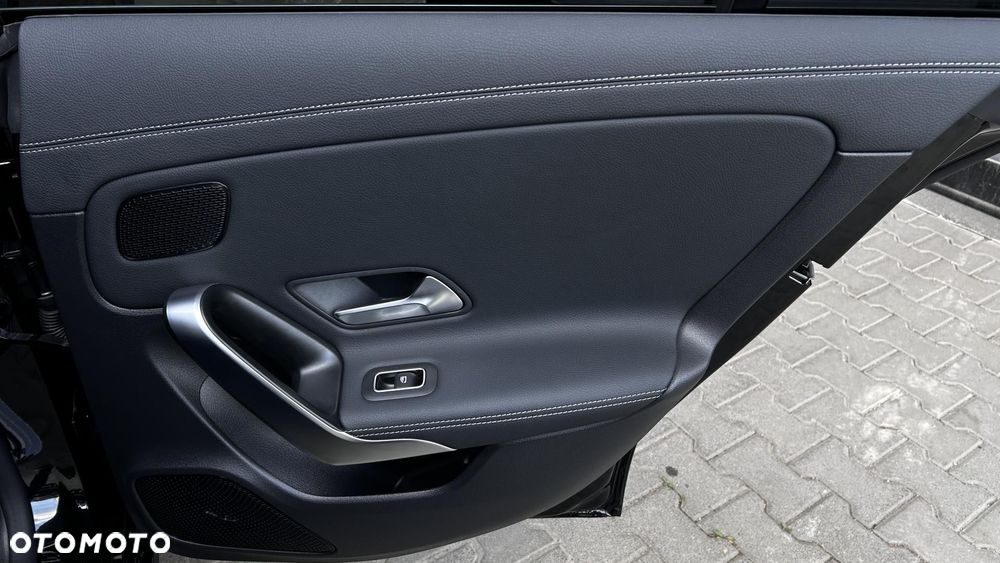 Mercedes-Benz CLA 250 E Progressive 8G-DCT - 23