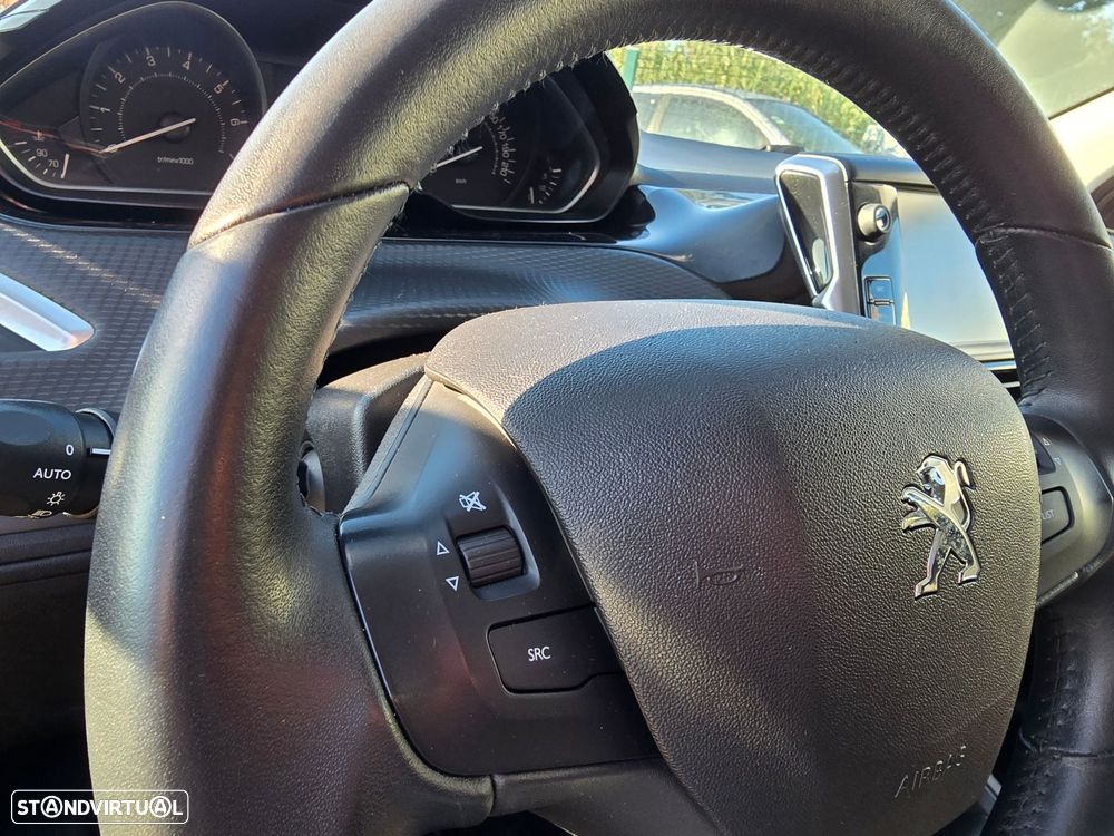 Peugeot 208 1.2 PureTech Signature - 27