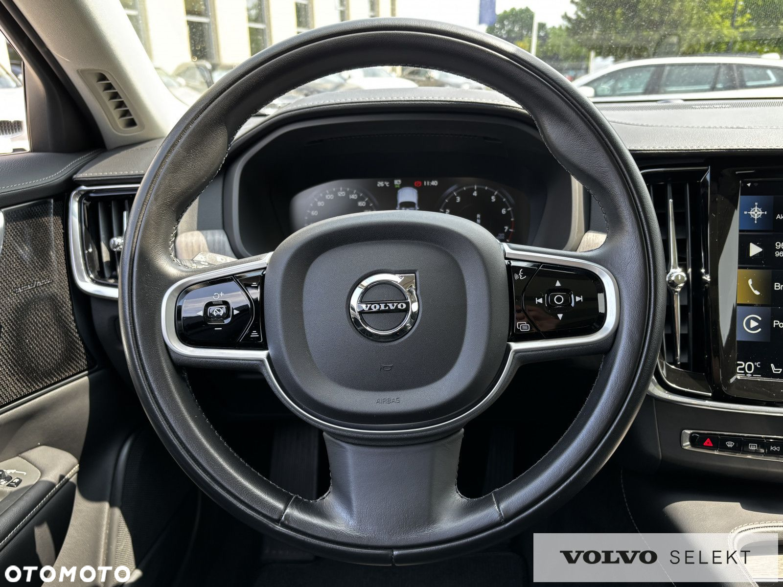 Volvo V90 Cross Country - 13