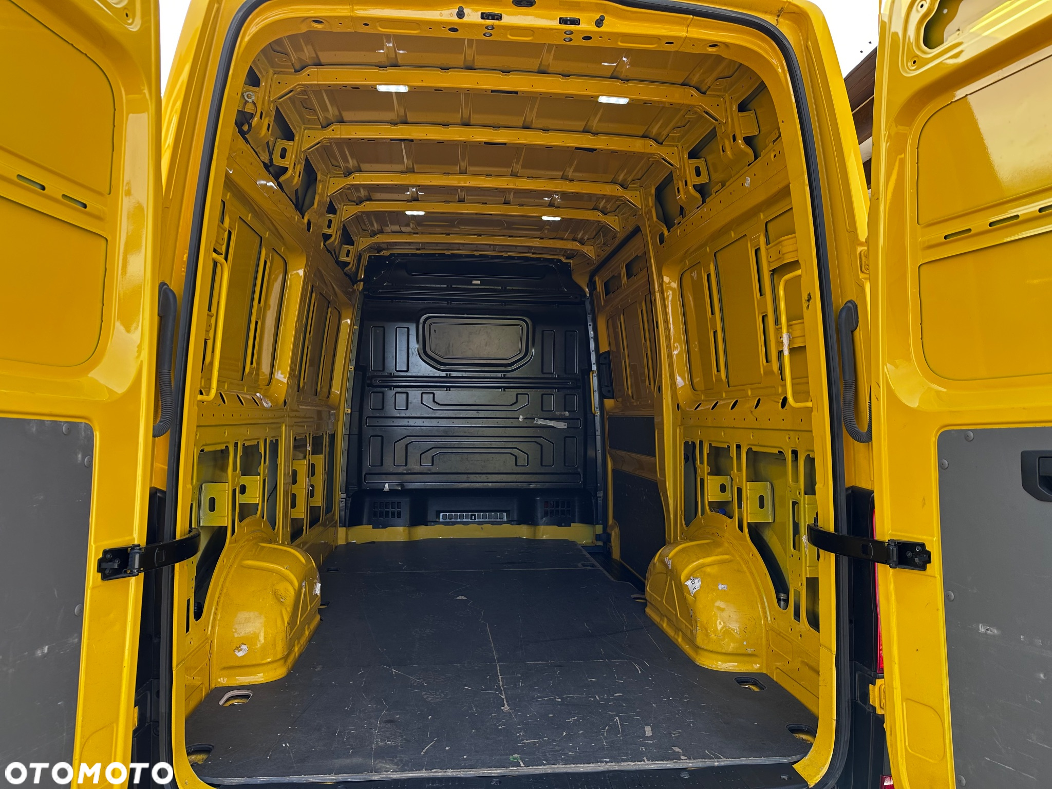 Volkswagen Crafter - 24