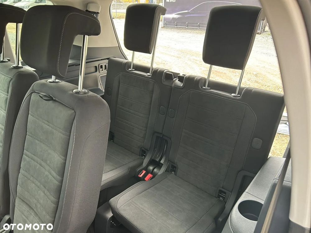 Volkswagen Touran - 8