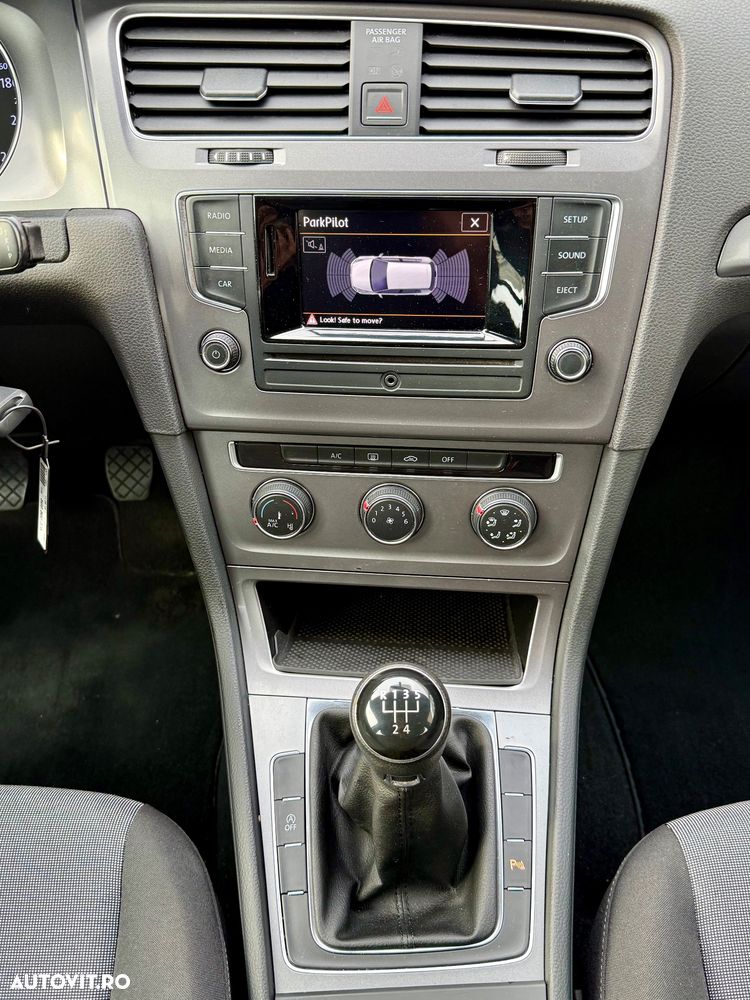 Volkswagen Golf 1.6 TDI BlueMotion Technology Trendline - 27