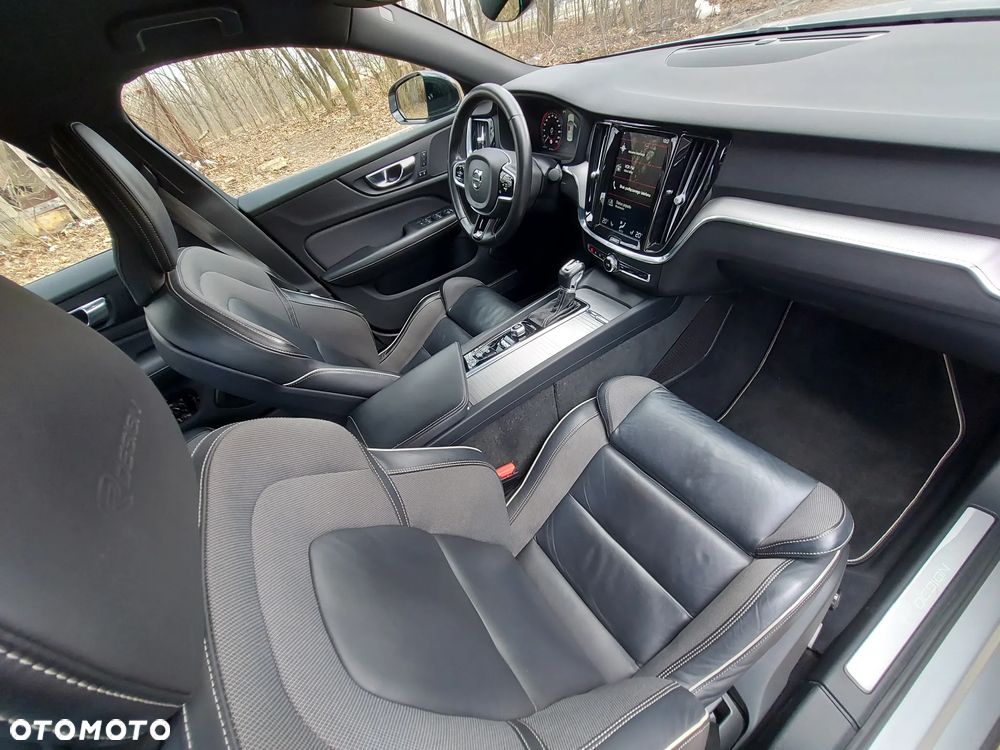 Volvo S60 T4 R-Design - 28