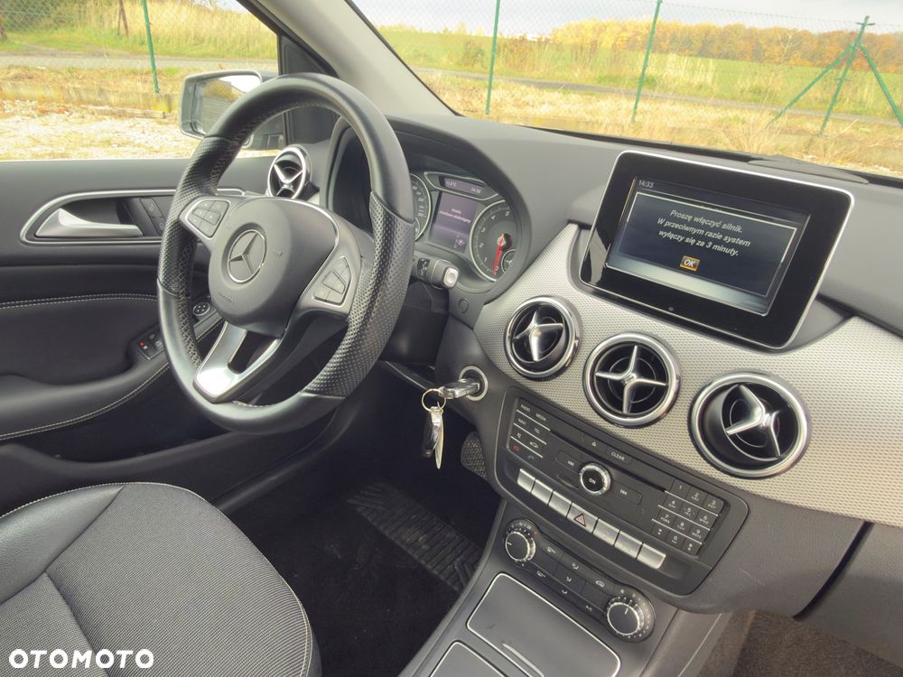 Mercedes-Benz Klasa B 220 4-Matic AMG Line - 18