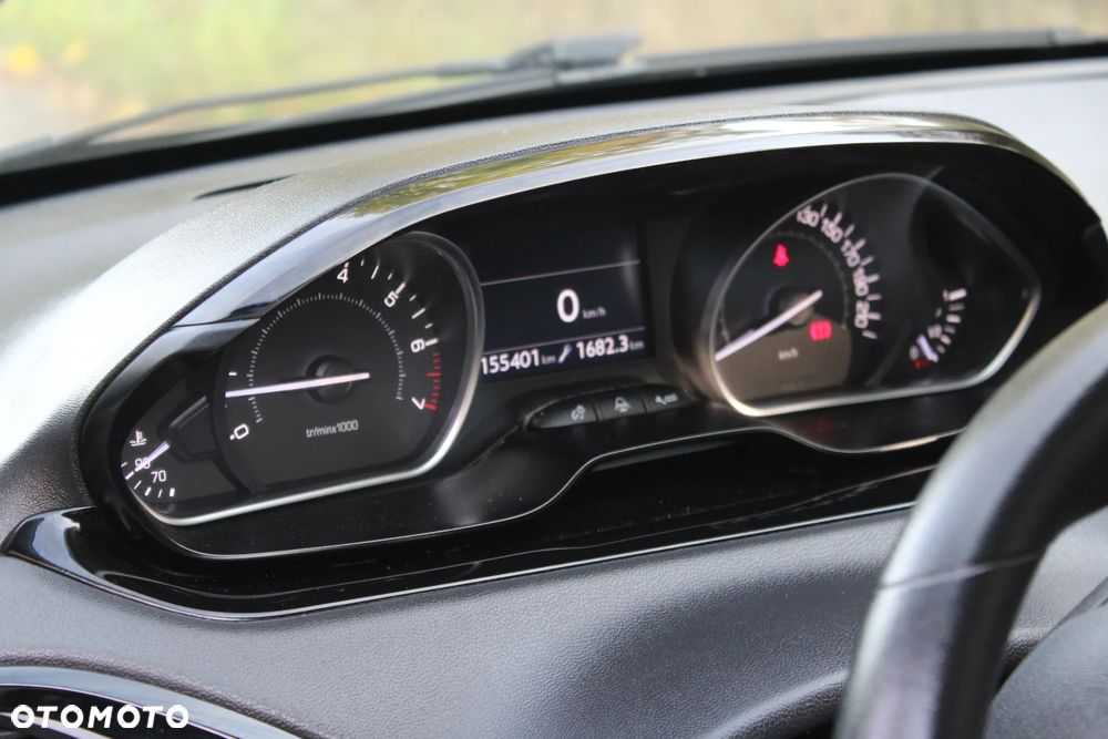 Peugeot 208 - 11
