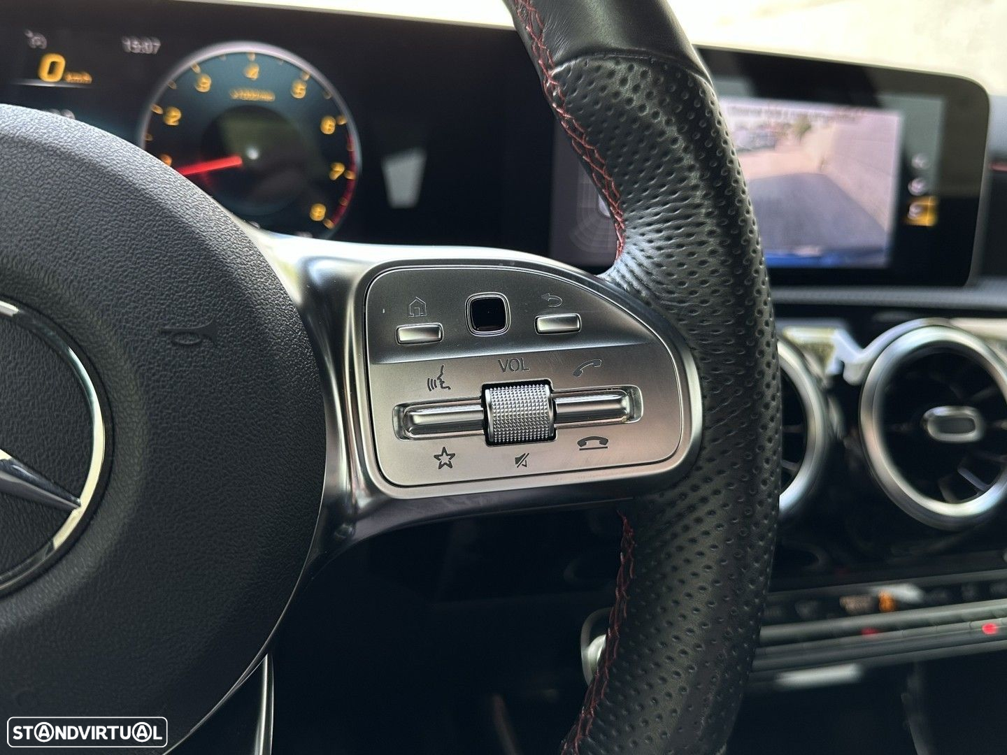 Mercedes-Benz A 160 AMG Line - 16