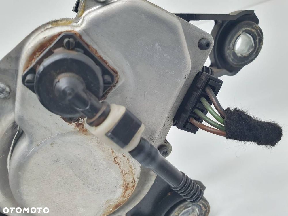 SILNICZEK WYCIERACZEK TYŁ 8E9955711E AUDI A3 8P - 5