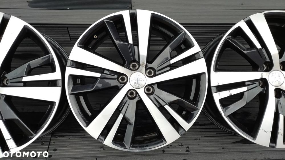 Felgi aluminiowe Peugeot 3008 II GT LINE komplet 9809687377 7.5J×18 CH5-49 5×108 - 7