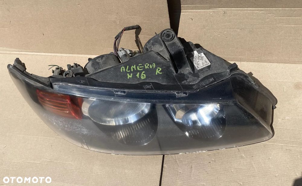 Lampa NISSAN ALMERA N16  prawa - 2