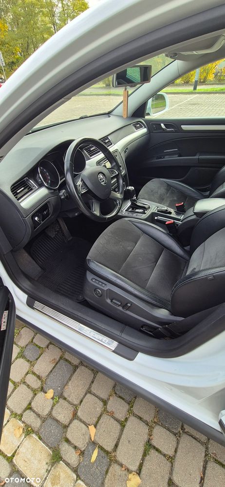 Skoda Superb 2.0 TDI Green tec 4x4 DSG Elegance - 17