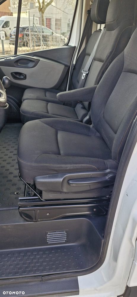 Renault Trafic - 16