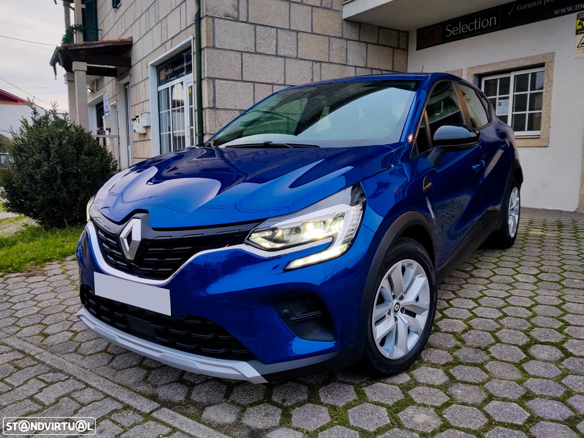 Renault Captur TCe 100 BUSINESS EDITION - 1