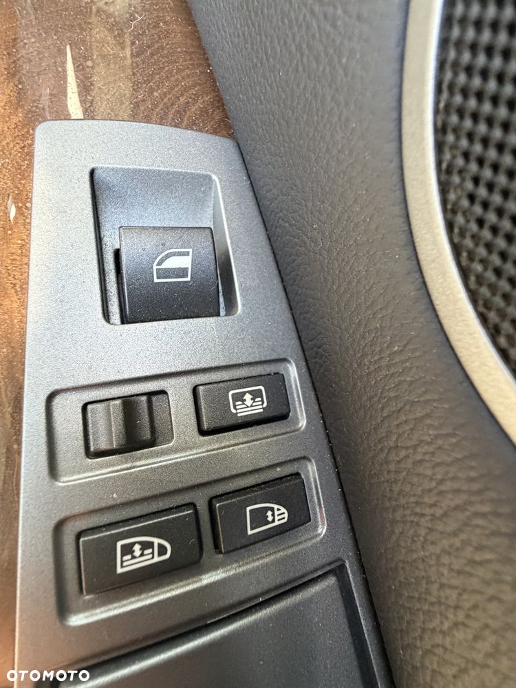 BMW Seria 7 735i - 11