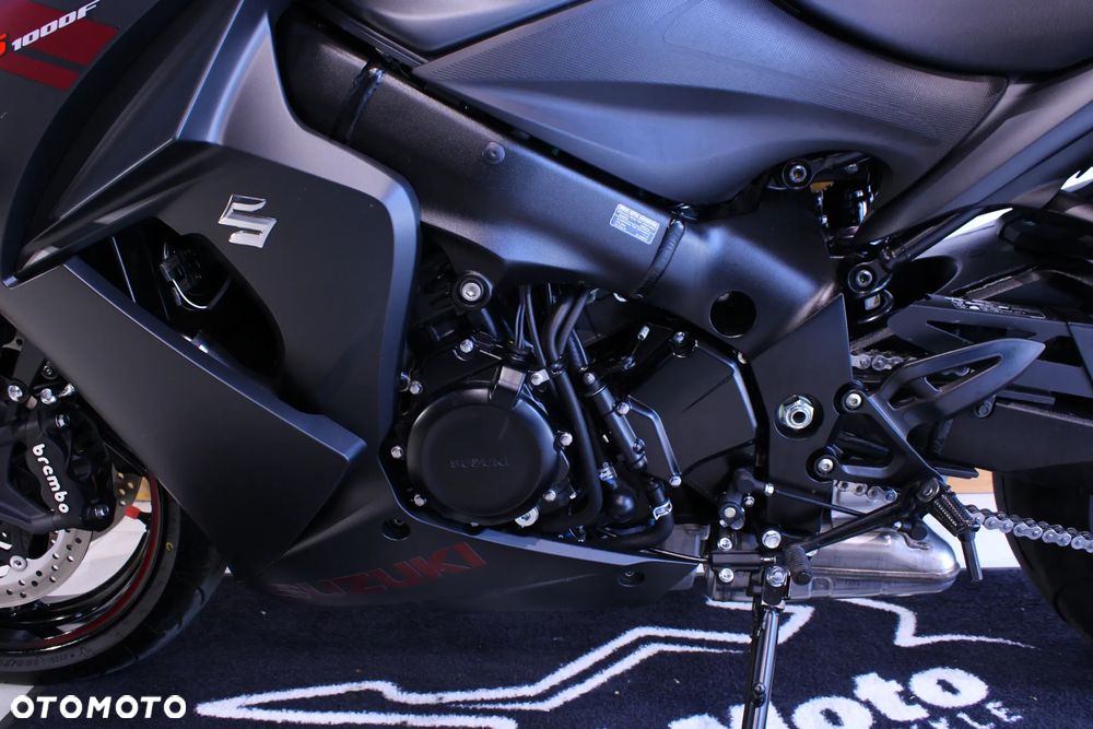 Suzuki GSX - 29