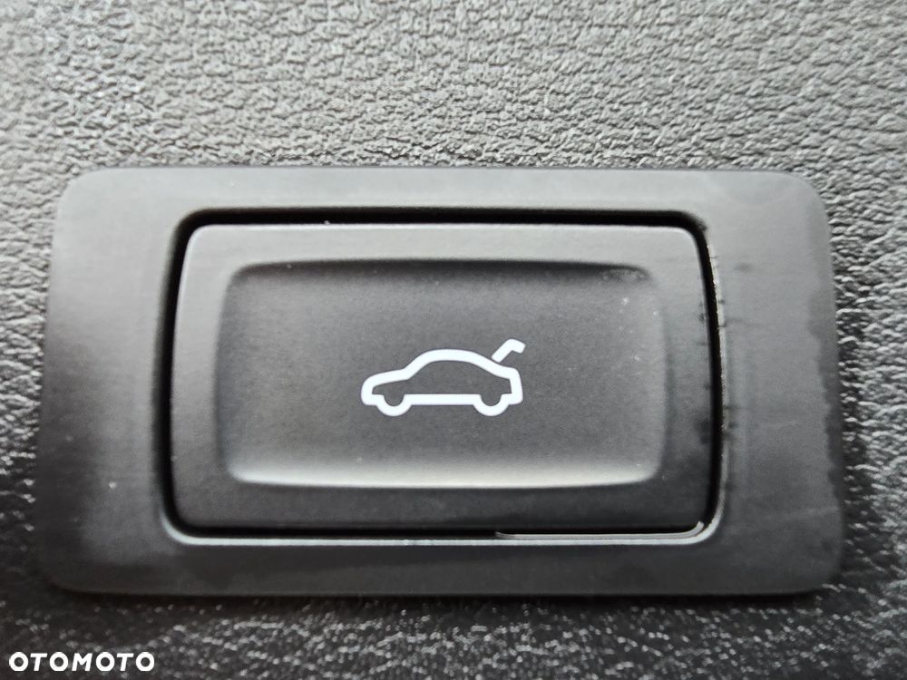 Audi A4 Avant 2.0 TDI DPF clean diesel S line Sportpaket - 8