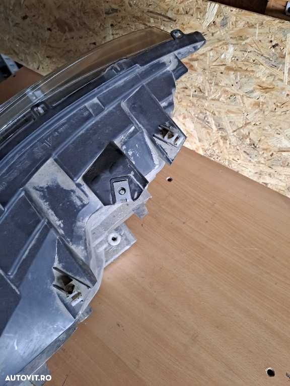 Far stanga Iveco an 2014-2019 original - 6