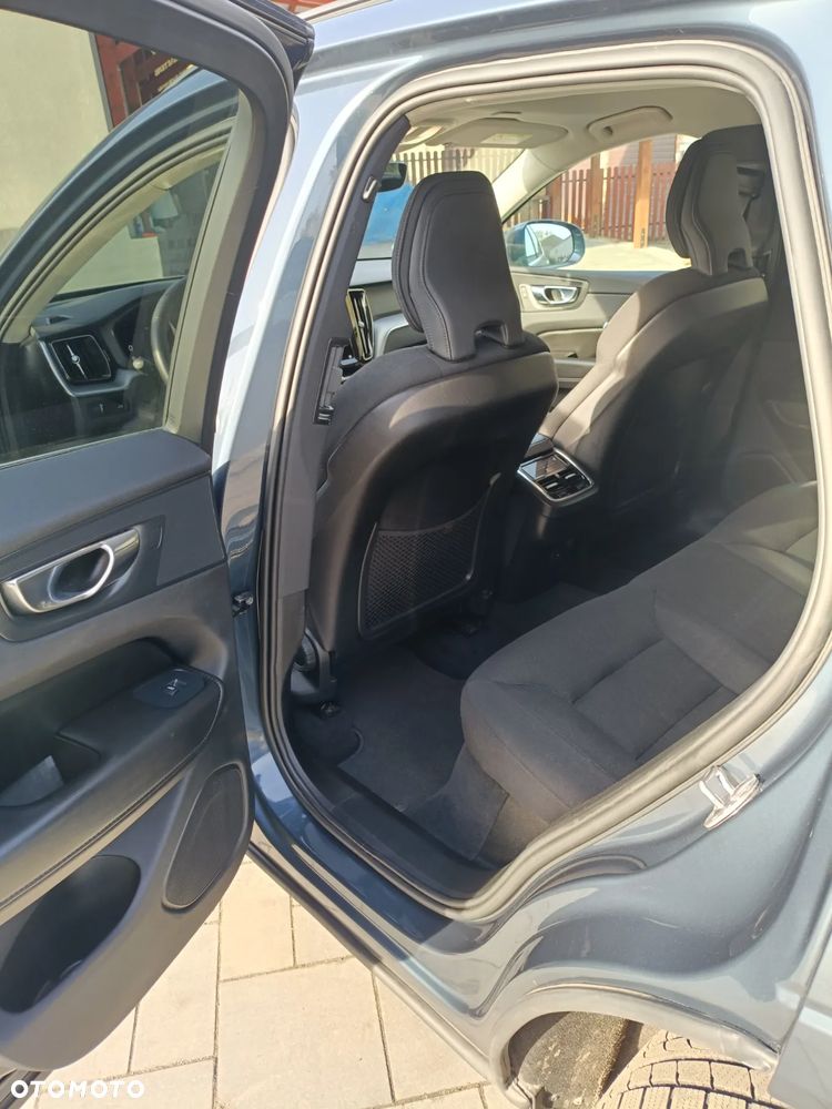 Volvo XC 60 B4 D AWD Geartronic Momentum Pro - 19