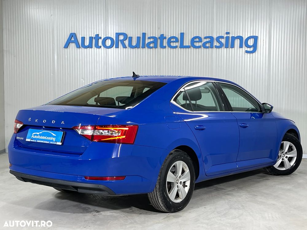 Skoda Superb 2.0 TDI DSG Ambition - 4