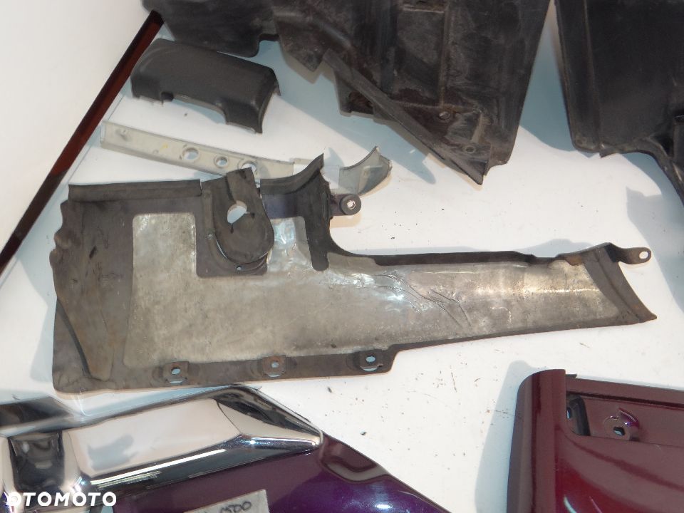 GL 1500 Goldwing blotnik nadkole owiewka boczek pokrywa kufra plastik wypełnienie airbox H2154 - 14