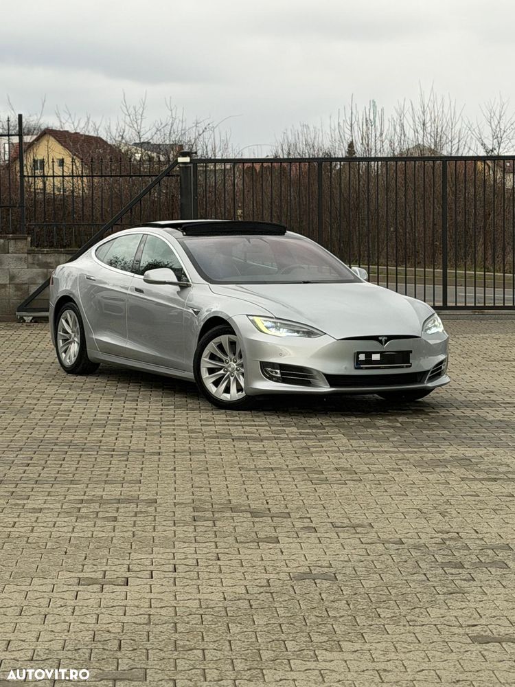 Tesla Model S - 2