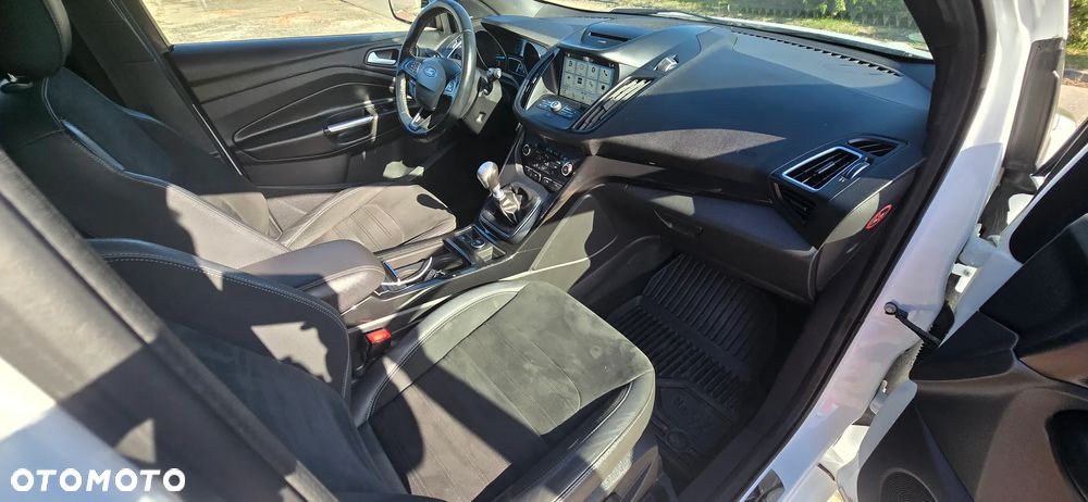 Ford Kuga 2.0 TDCi 2x4 ST-Line - 13